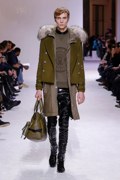 Look 25